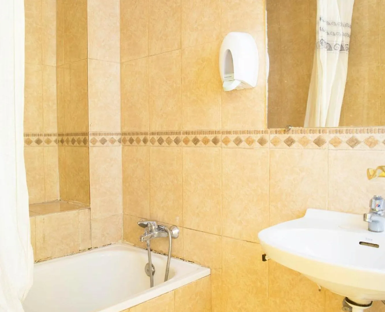 Residencia Alclausell Hostel Tarragona